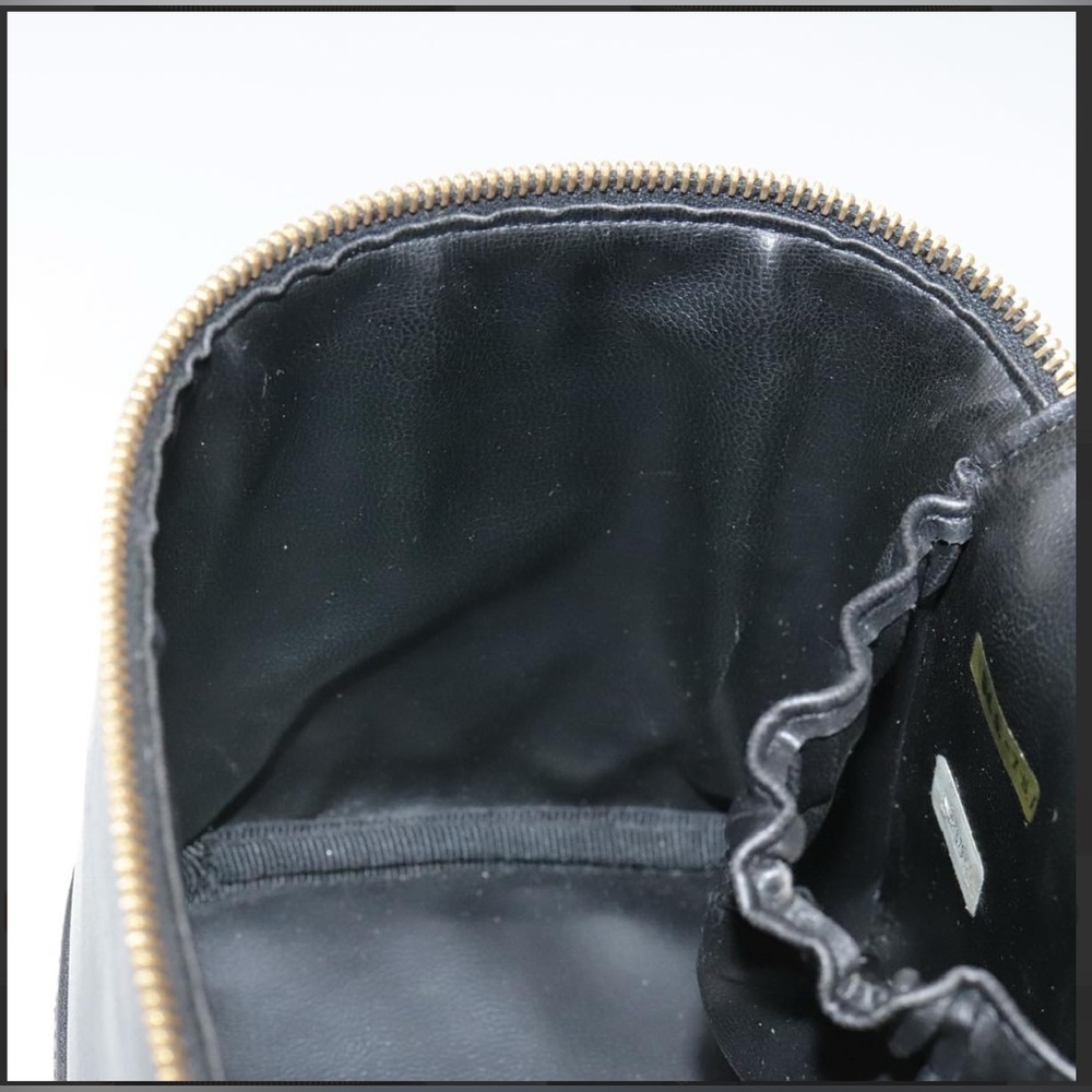 CHANEL CC Logo Grained Calfskin Cosmetics Vanity Hand Bag - Picture 14 of 16